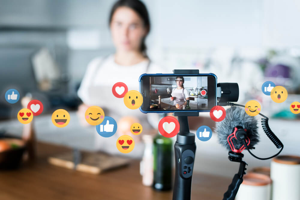 How to Host a Successful Instagram Live and Build Real Connections